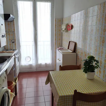 Davanti Al Mare, Fra Portofino E Le 5 Terre - In Front Of The Sea, Between Portofino And The 5 Terre * Zoagli