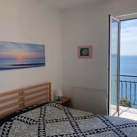 Davanti Al Mare, Fra Portofino E Le 5 Terre - In Front Of The Sea, Between Portofino And The 5 Terre * Zoagli