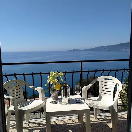 アパート Davanti Al Mare, Fra Portofino E Le 5 Terre - In Front Of The Sea, Between Portofino And The 5 Terre