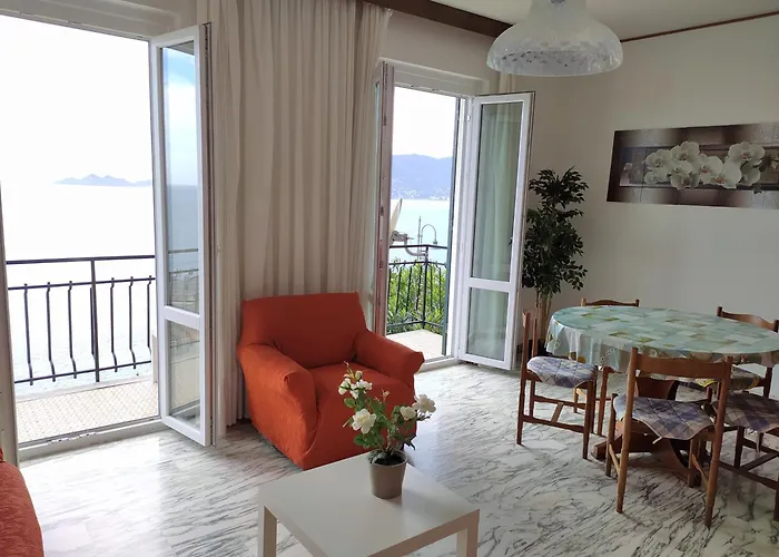 Lejlighed Davanti Al Mare, Fra Portofino E Le 5 Terre - In Front Of The Sea, Between Portofino And The 5 Terre Zoagli