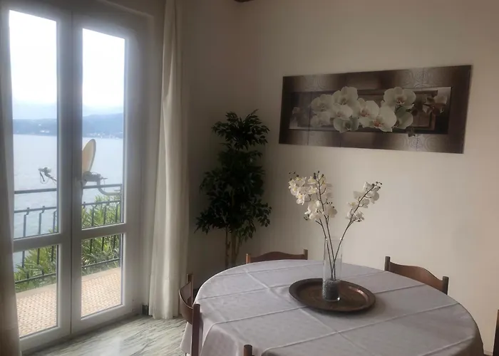 Davanti Al Mare, Fra Portofino E Le 5 Terre - In Front Of The Sea, Between Portofino And The 5 Terre * Zoagli